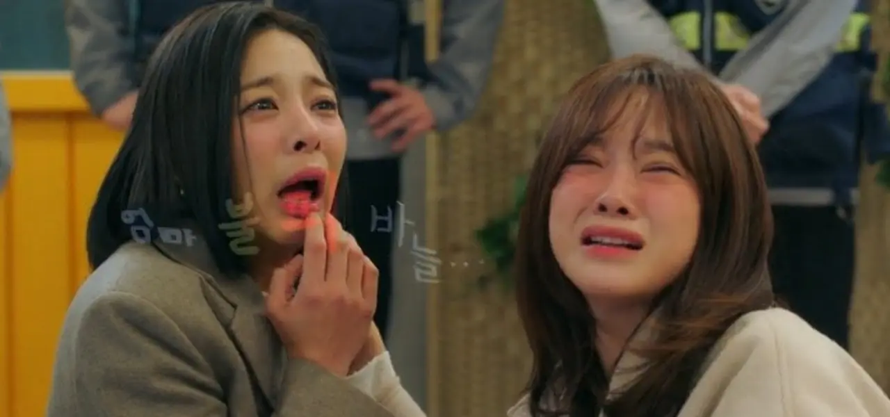 drunk Seol In-ah and Kim Se-jeong in businesss proposal