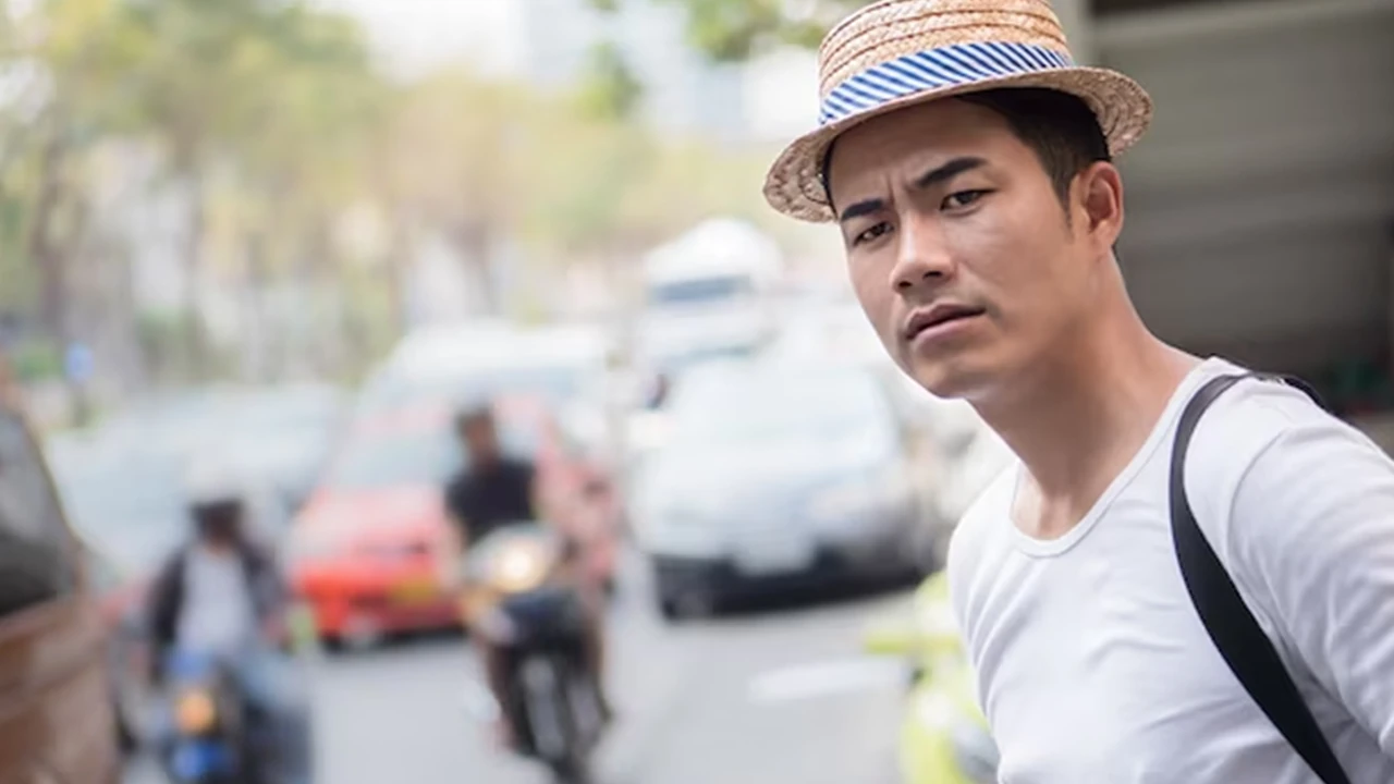 A confused traveller wondering when nomad visas will be available in korea